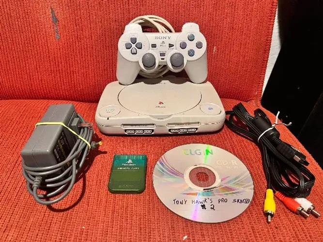 PS1 Baby Revisado C/ Controle e Memory Card Leitor Funcionando