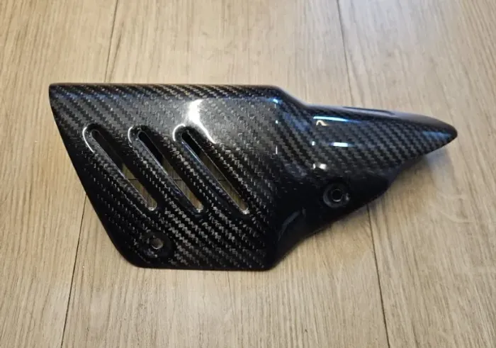 Proteção Em Fibra De Carbono Original Para Escapes Akrapovic