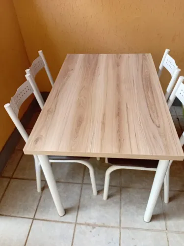 Mesa nova 4 meses de uso 