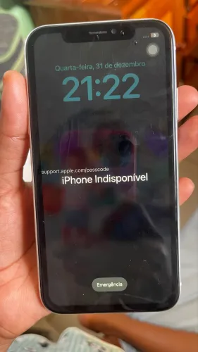 iPhone XR, está indisponível e se encontra com a placa danificada