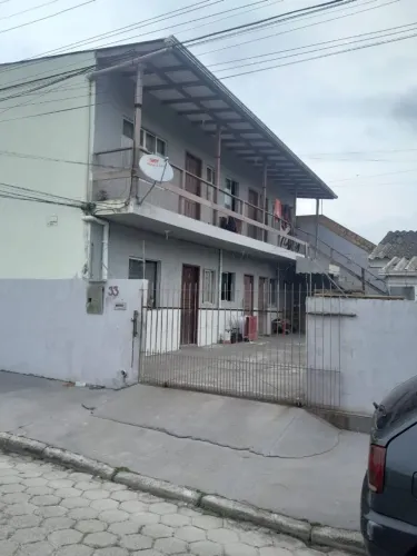 Vendo 8 Kitnets *