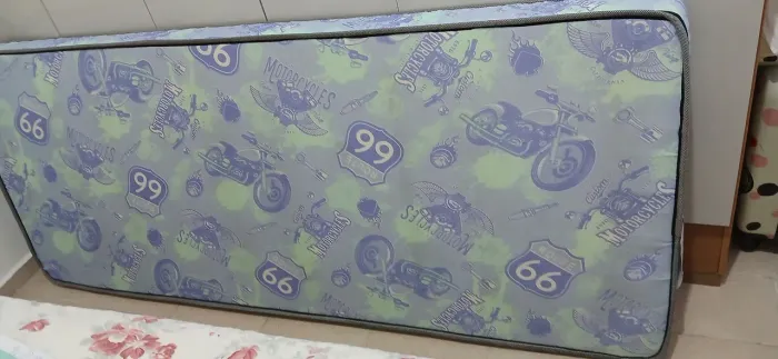 Colchão de solteiro seminovo novo