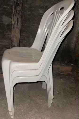 São 4 cadeiras