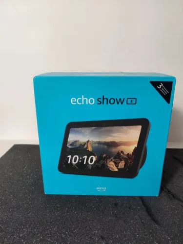 Echo Show 8 de 3ª geração com tela para suas chamadas e entretenimento. Pronta Entrega