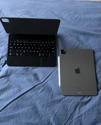Ipad Pro (11 pol) (4ª geração) (256gb) + Caneta Magic Pen (2ª geração) + Magic Board