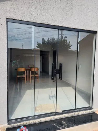 Porta blindex 4 folhas com puxador, tamanho 2.00 x 2.10