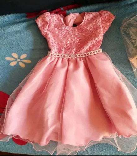 Vendo vestido tamanho 2 anos seminovo 70,00