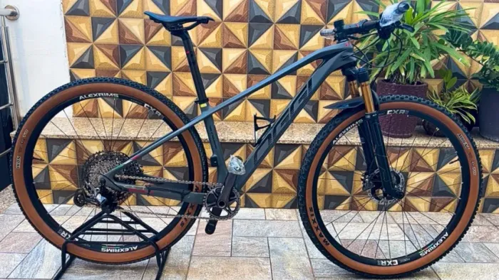 Bicicleta Oggi Agile Squadra (Espetacular)