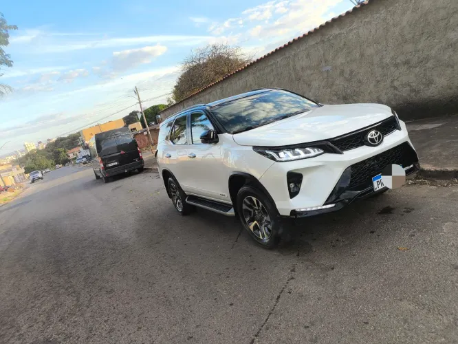 Toyota Hilux SW4 SRX 4X4 2.8 TDI 16V Dies. Aut. 2019