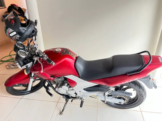 Vendo Fazer 250