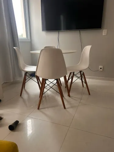 Mesa cadeira com 4 cadeiras tokstok 