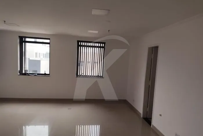 Sala Comercial Metrô Santana 42m² e 1 vaga.