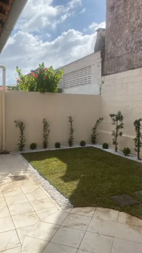 Trabalho com jardim ,grama esmeralda , paisagismo , terraplanagem,plantas entre outros?