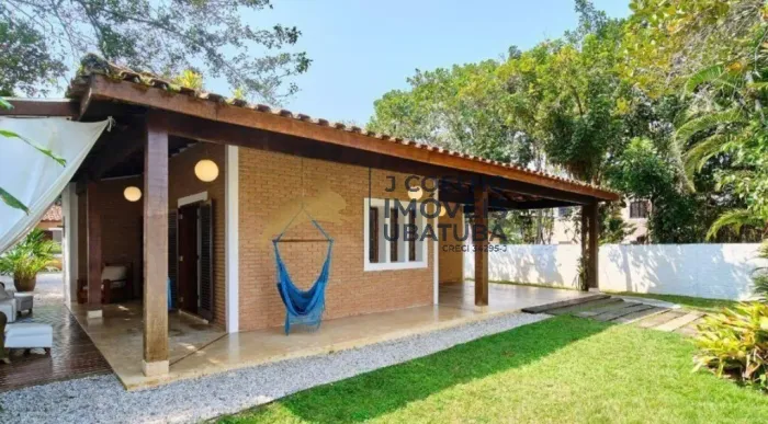 Casa de 4 suítes à venda na Praia do Prumirim em Ubatuba