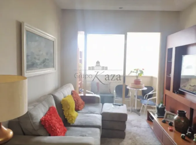 Apartamento - Vila Monumento - 3 Dormitórios - 80m².