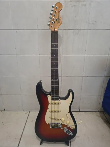 Stratocaster Tagima Meados anos 90 (Troca por violão Takamine)