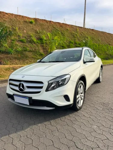 Mercedes-Benz GLA 200 Adv. 1.6/1.6 TB 16V Flex Aut. 2016