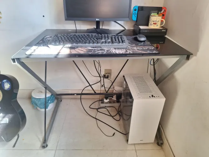 Mesa Escritório - Tampo de Vidro Temperado