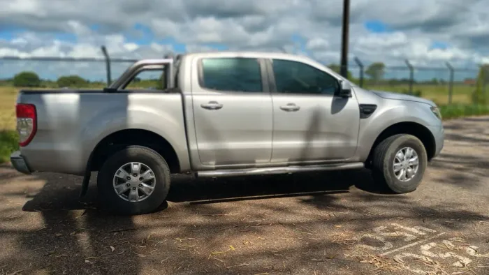 Ford Ranger XLS 2.5 16V 4X2 CD Flex 2014