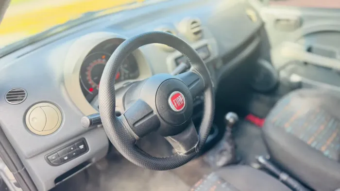 Fiat Uno Vivace/rua 1.0 EVO Fire Flex 8V 5P 2014