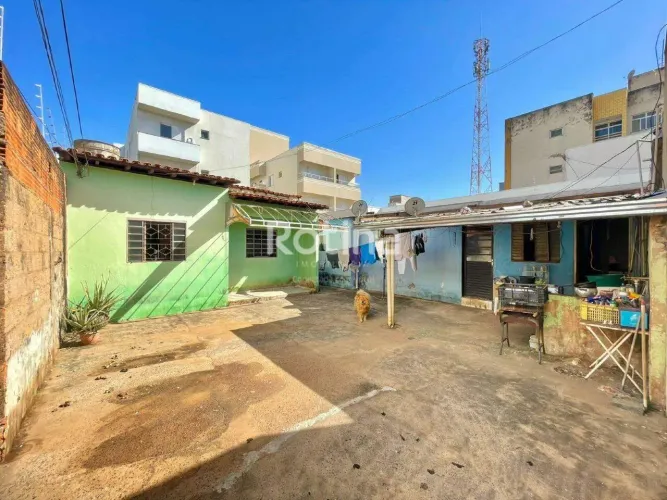 Terreno Residencial no Bairro Santa Mônica em Uberlândia - 360 m²