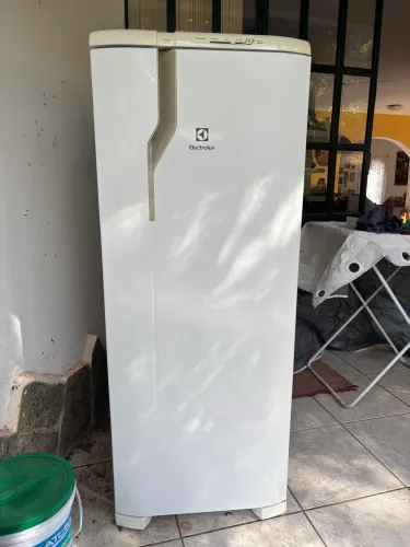 Geladeira Electrolux degelo prático