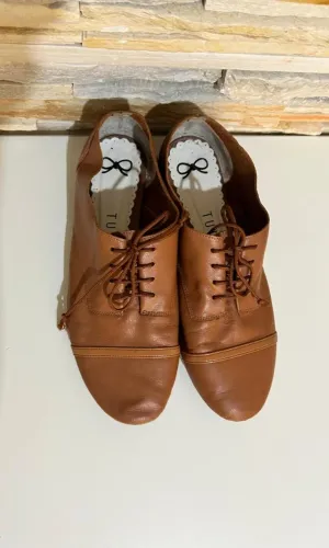 Sapato Oxford em Couro Caramelo Tutu