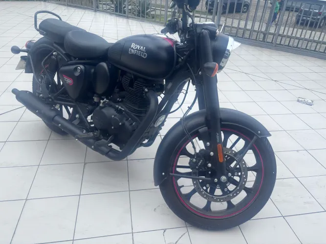 Royal Enfield Classic Dark 350cc 2025