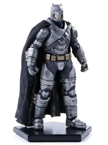 Battle Damaged Armored Batman 1/10 Art Scale Iron Studios