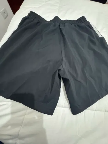 Bermuda adidas tamanho M