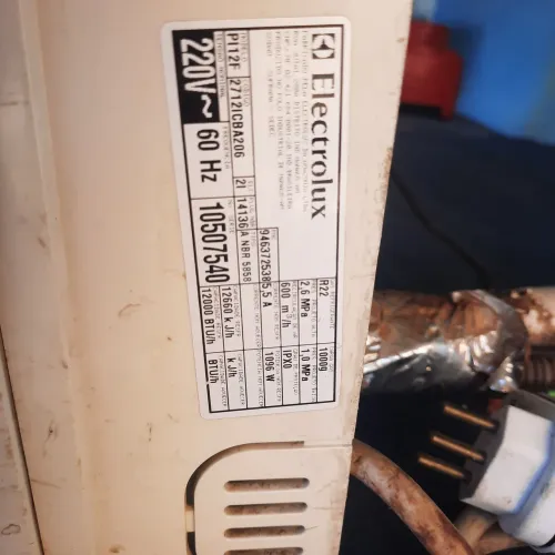 VENDO AR CONDICIONADO SPLIT ELECTROLUX/ 220 V.