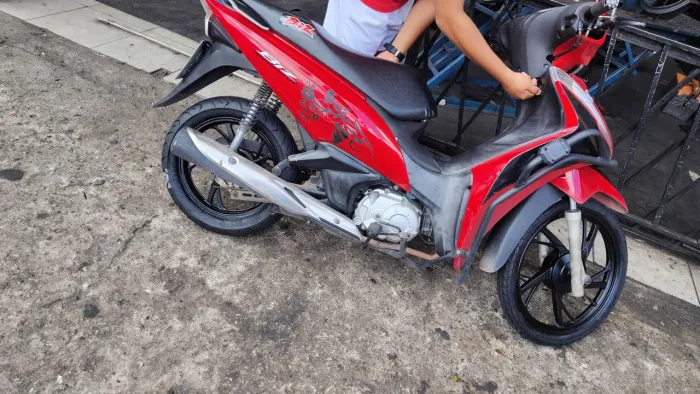 Honda biz em excelente estado de conservação 