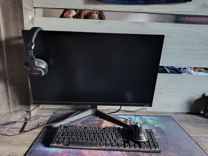 Vende-se monitor da Samsung da última geração novinho
