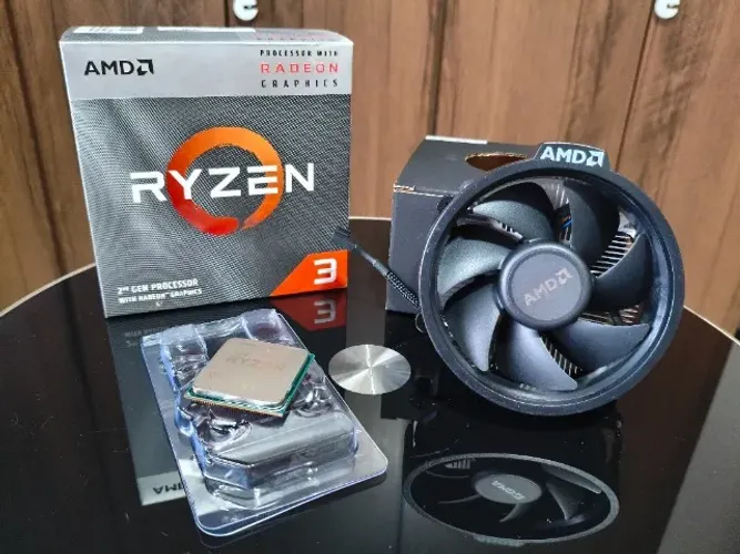 Processador AMD Ryzen 3 3200G, 3.6GHz (4GHz Turbo), com placa de Vídeo integrada Vega 8