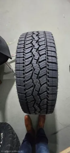 Pneus NOVO letra branca Wild Peak 275 65 aro 18