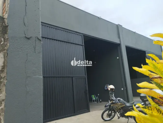 Galpão Comercial disponível para locação no bairro Custódio Pereira em Uberlândia-MG