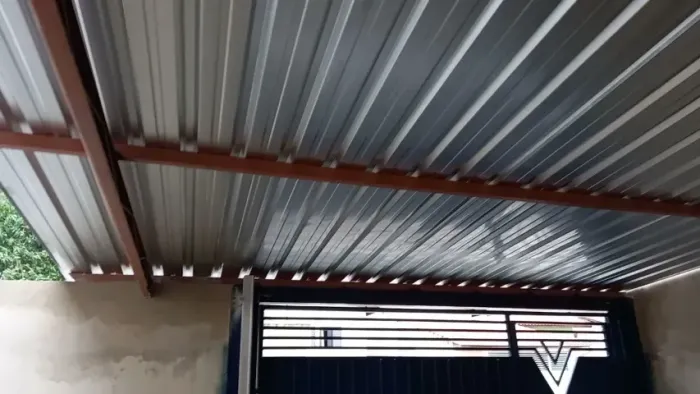 Ideal p/ cercamentos e telhados telhas zinco trapezoidal R$38,90 o metro
