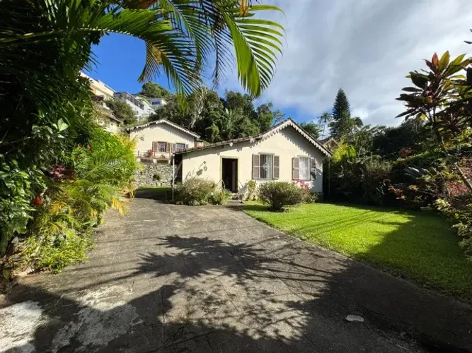 Vendo duas casas no Siméria - Petrópolis / RJ cod 22092
