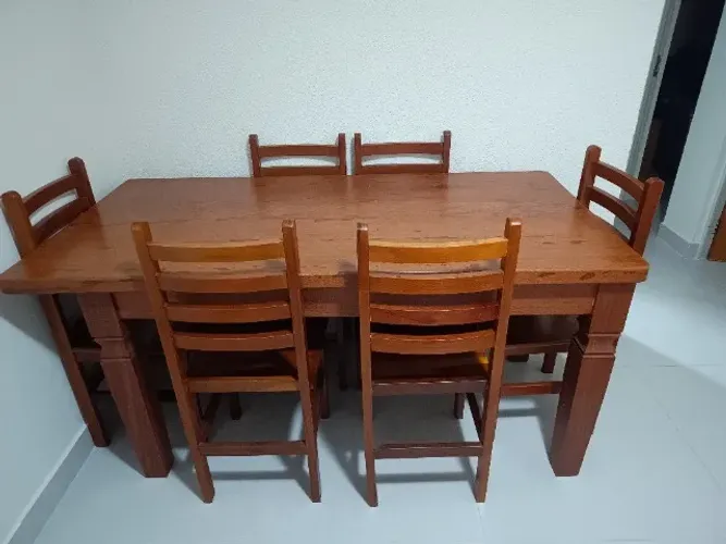 Mesa de jantar madeira maciça 6 lugares