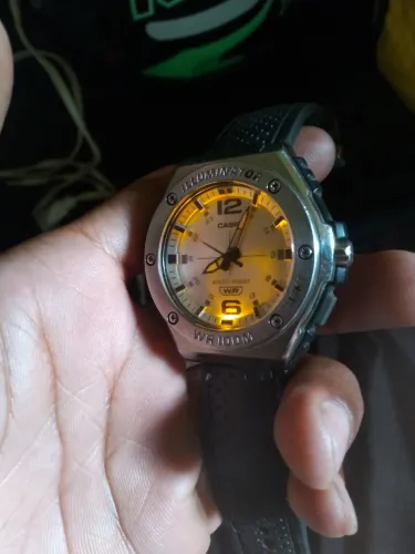Casio Illuminator MWA-100H