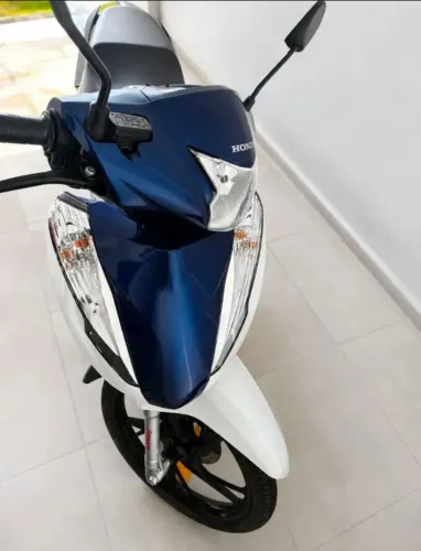 Biz de garagem 2024 tudo em dia