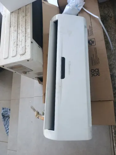 Ar condicionado Eletrolux 9000 btus com defeito na placa central 