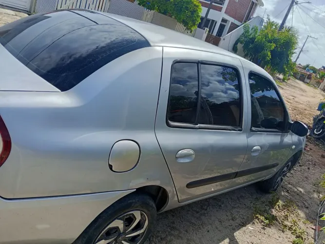 Renault Clio Sed. Expression Hi-flex 1.0 16V 4P 2006