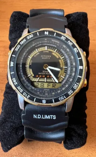Citizen Surf Diver 8948 - Série Ouro - Ana-Digi - Vintage Japão