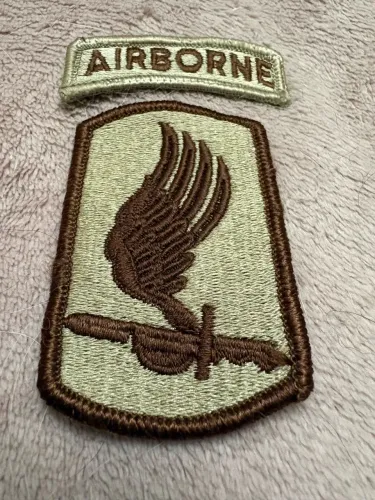 Bordados Americanos 173rd (Deserto)