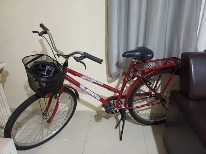  Bicicleta feminina pouco usada 