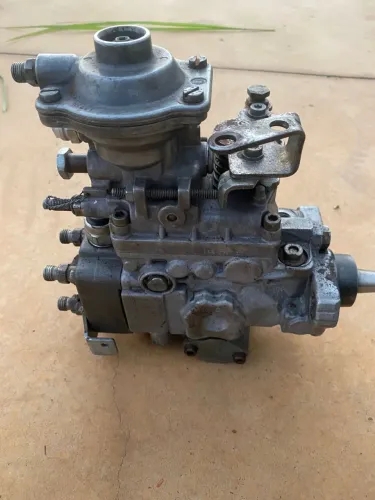 Bomba Injetora motor X10 4 cilindros