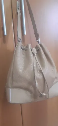 Bolsa nude em couro