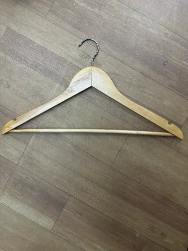 vendo cabides em madeira