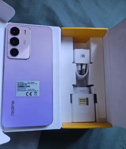 Vende-se celular  Realme C73 cor violeta parrot 5g  